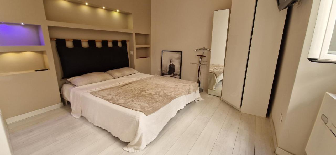Savelli Apartment Old Town - Near Navona Place Roma Exterior foto